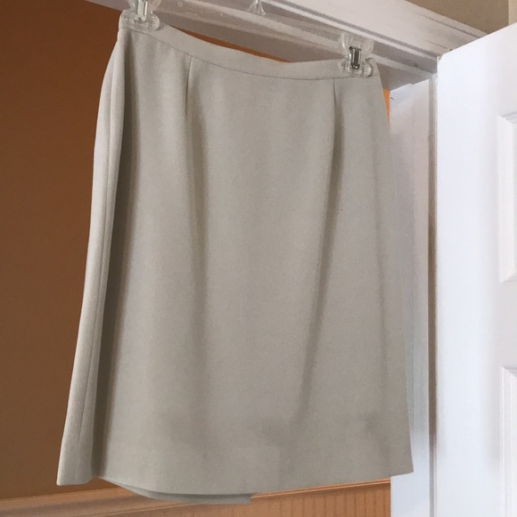 Albert Nipon 3 Piece Suit - Picture 3 of 4